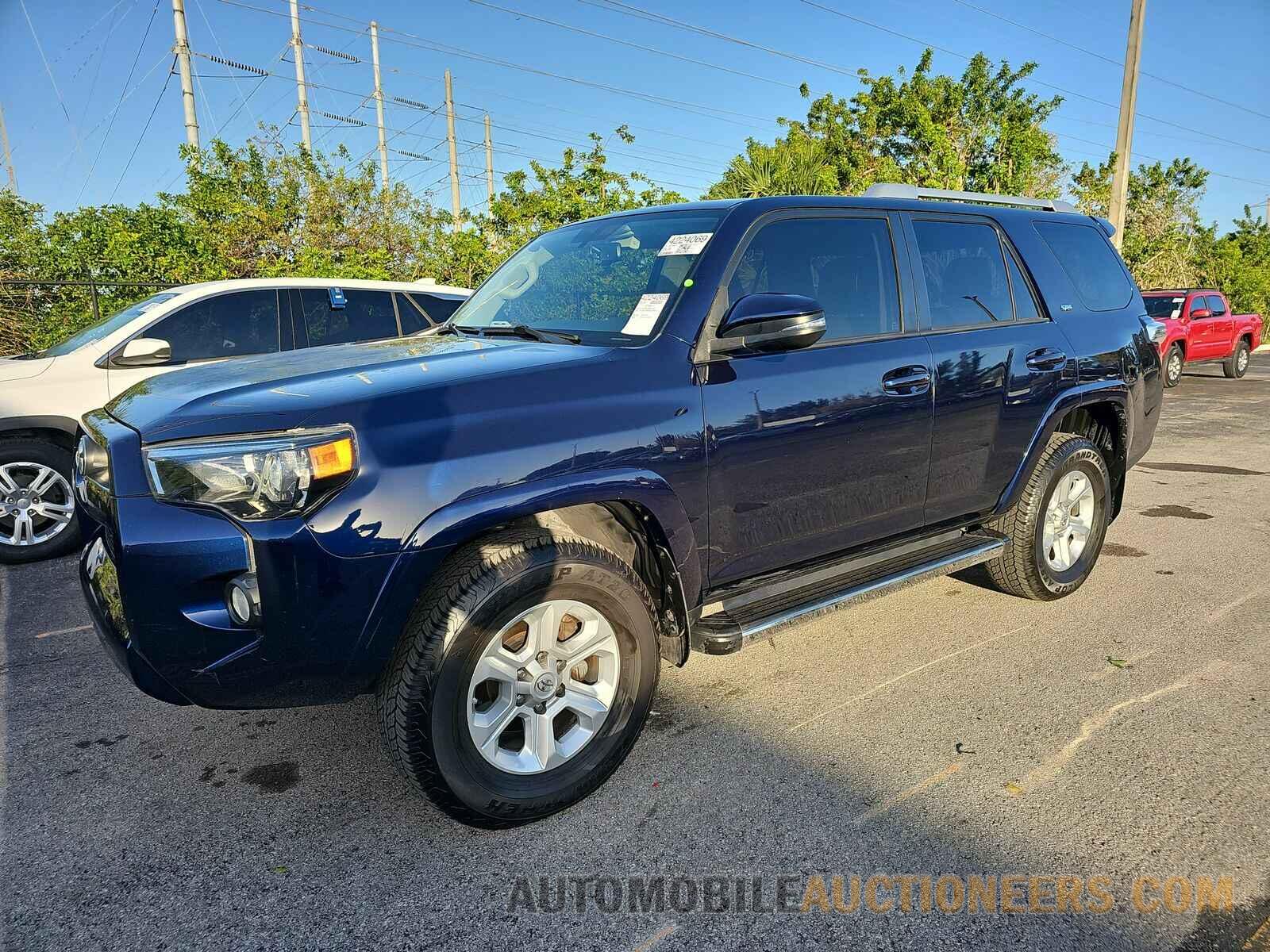 JTEBU5JR9J5569923 Toyota 4Runner SR5 2018