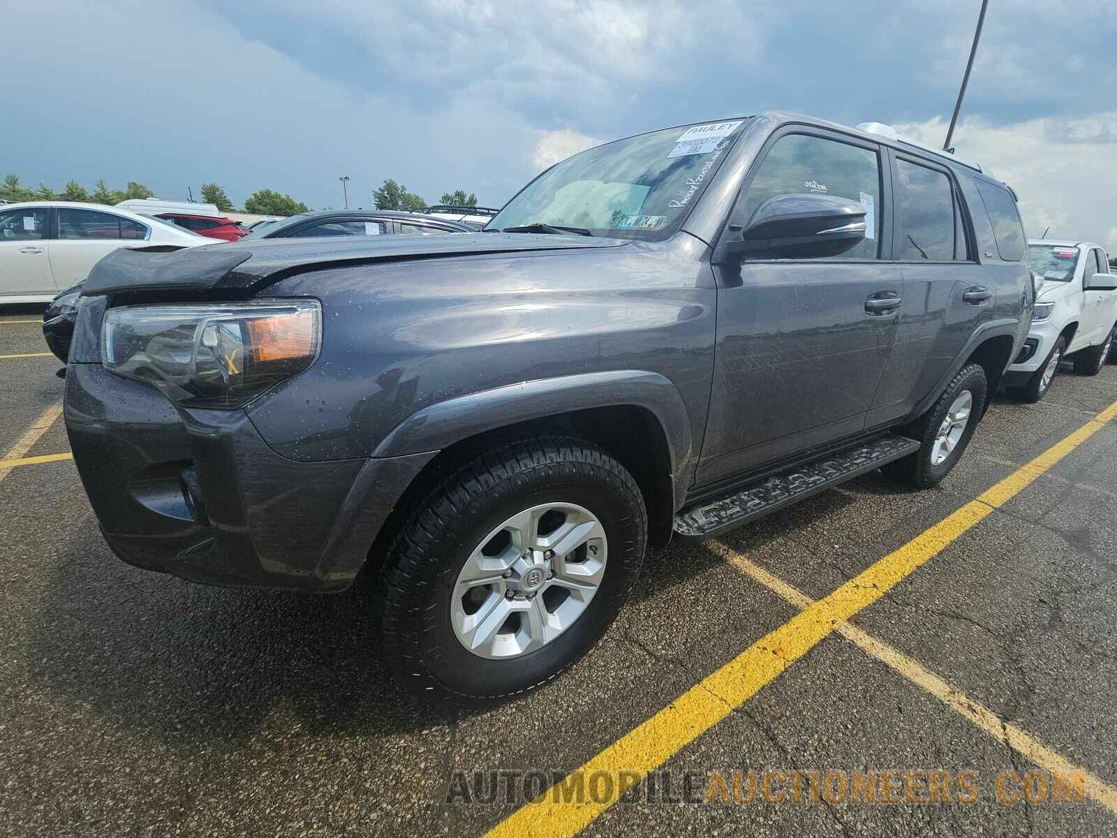 JTEBU5JRXH5429809 Toyota 4Runner SR5 2017