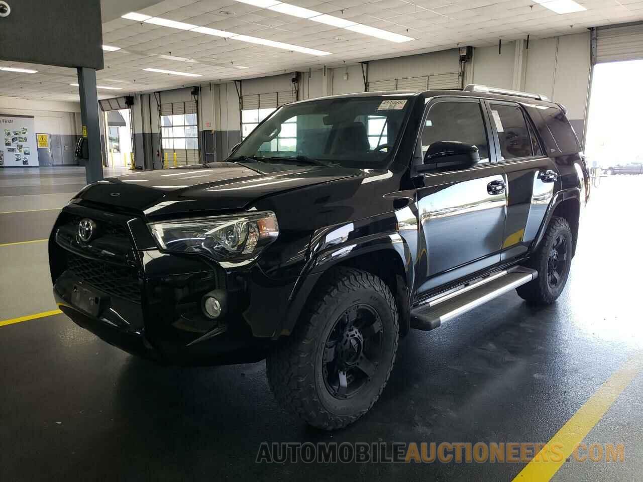 JTEBU5JRXH5445492 Toyota 4Runner SR5 2017