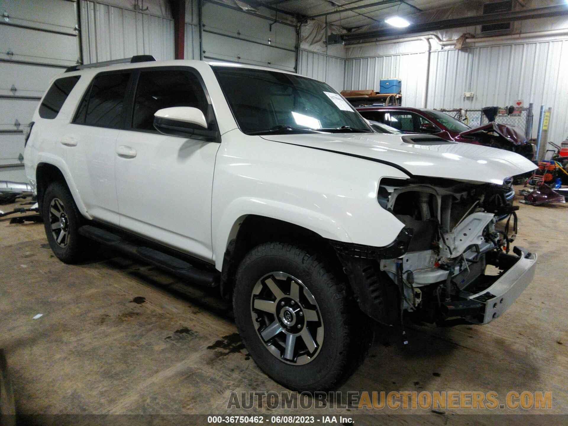 JTEBU5JRXJ5592711 TOYOTA 4RUNNER 2018