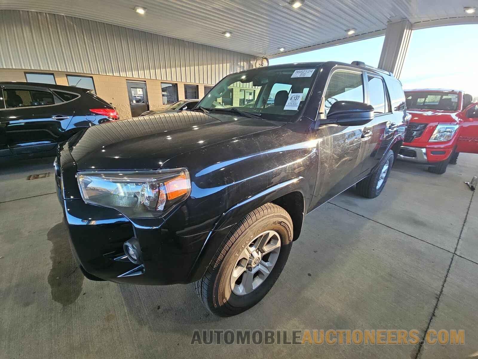 JTEMU5JR3M5895424 Toyota 4Runner 2021