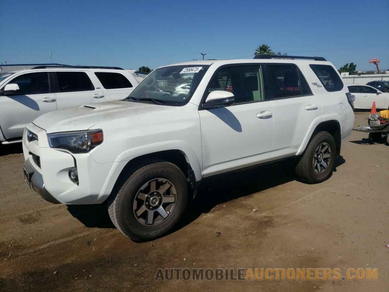 JTERU5JR7P6156156 TOYOTA 4RUNNER SE 2023