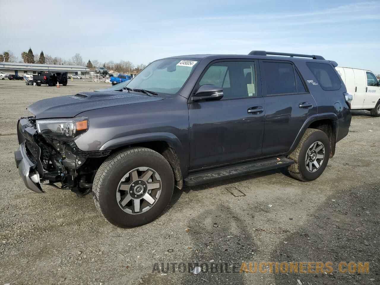 JTERU5JR7P6193241 TOYOTA 4RUNNER SE 2023