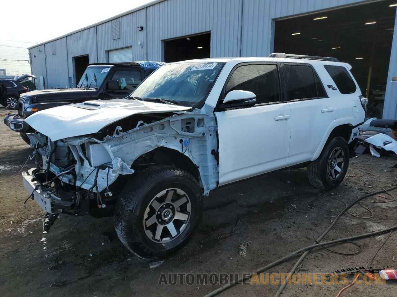 JTERU5JR8P6135543 TOYOTA 4RUNNER SE 2023