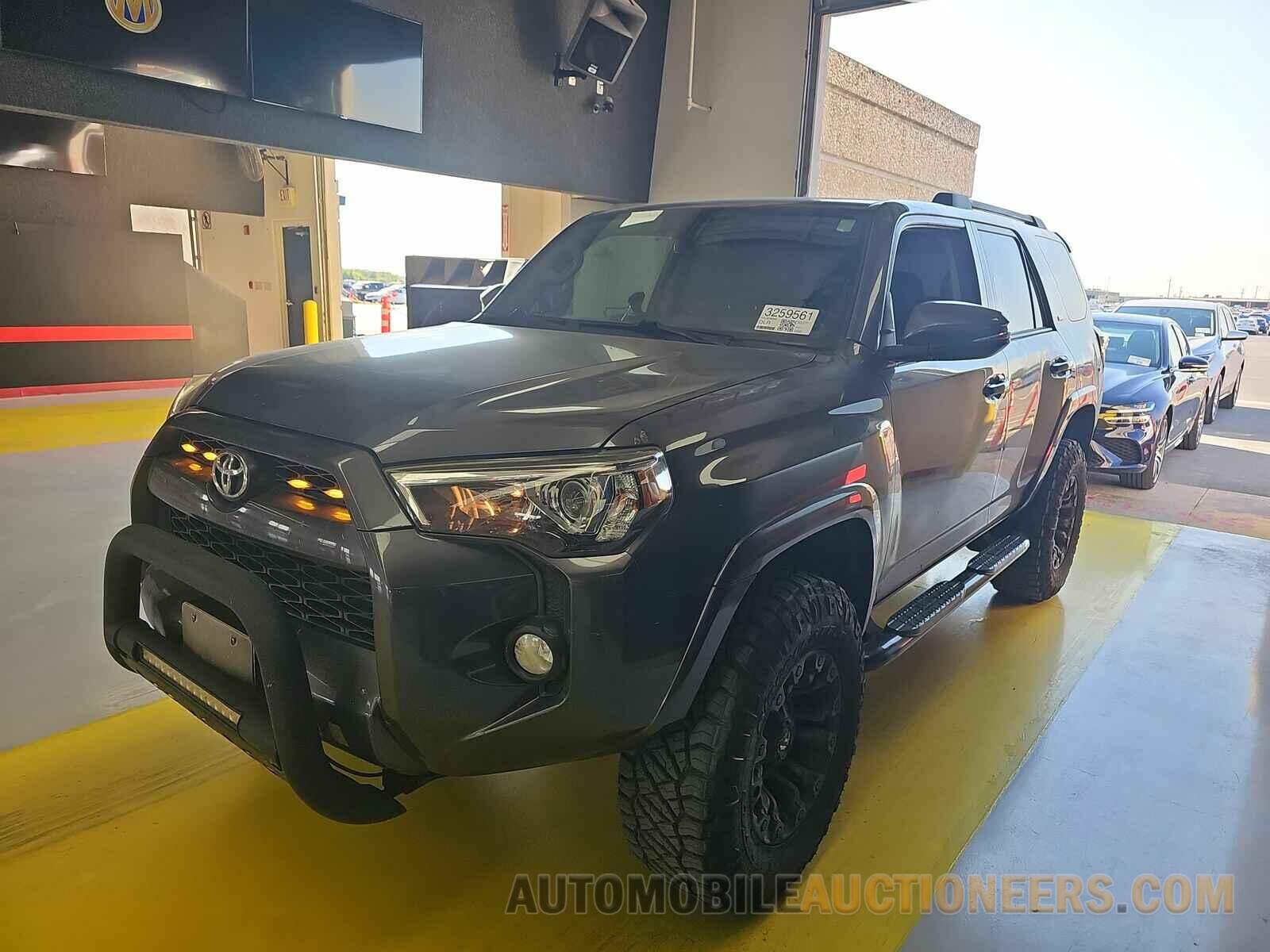 JTEZU5JR8J5186585 Toyota 4Runner SR5 2018