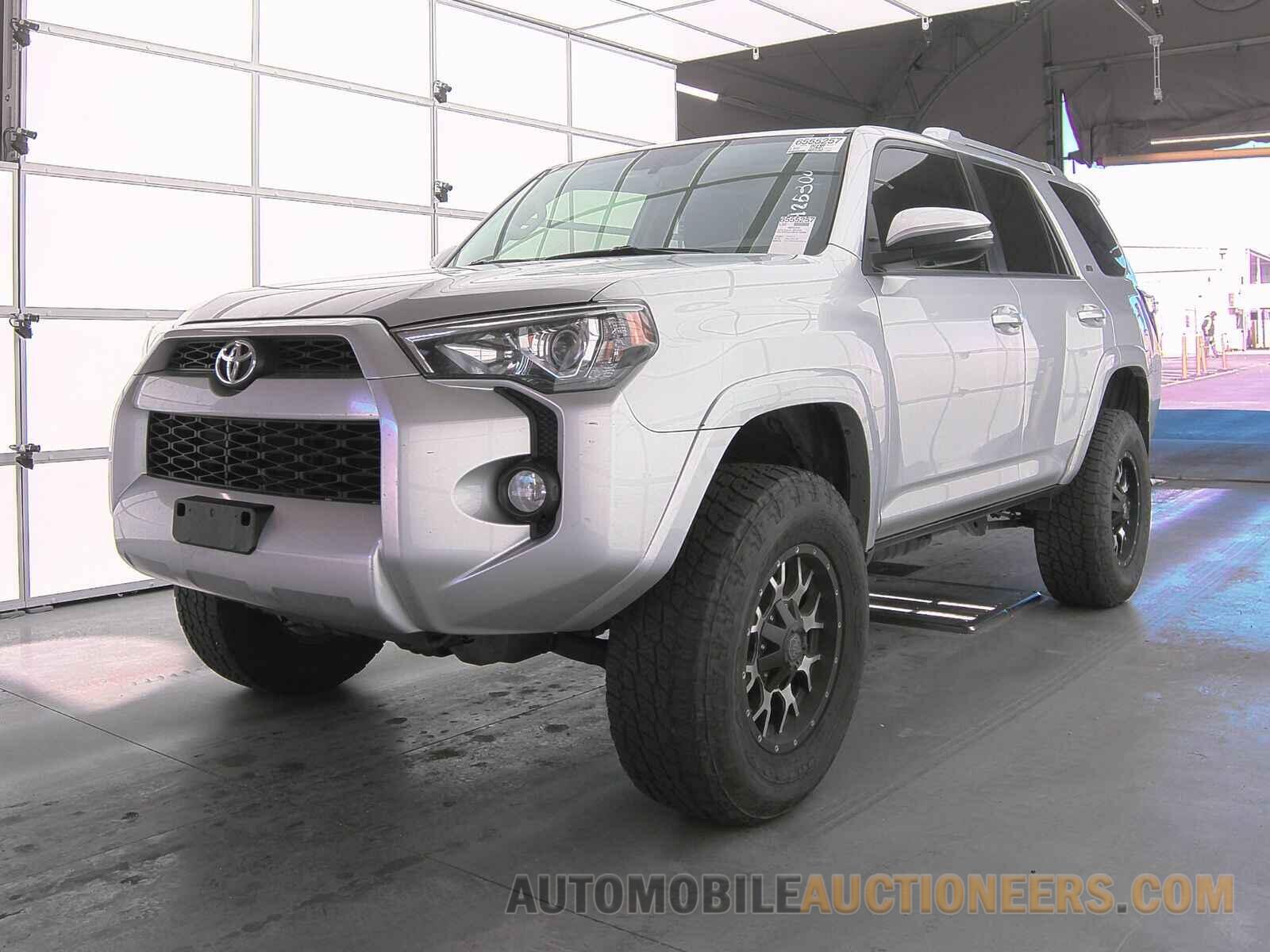 JTEZU5JRXJ5182635 Toyota 4Runner SR5 2018