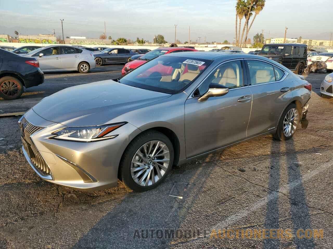 JTHB21B11K2020567 LEXUS ES300 2019