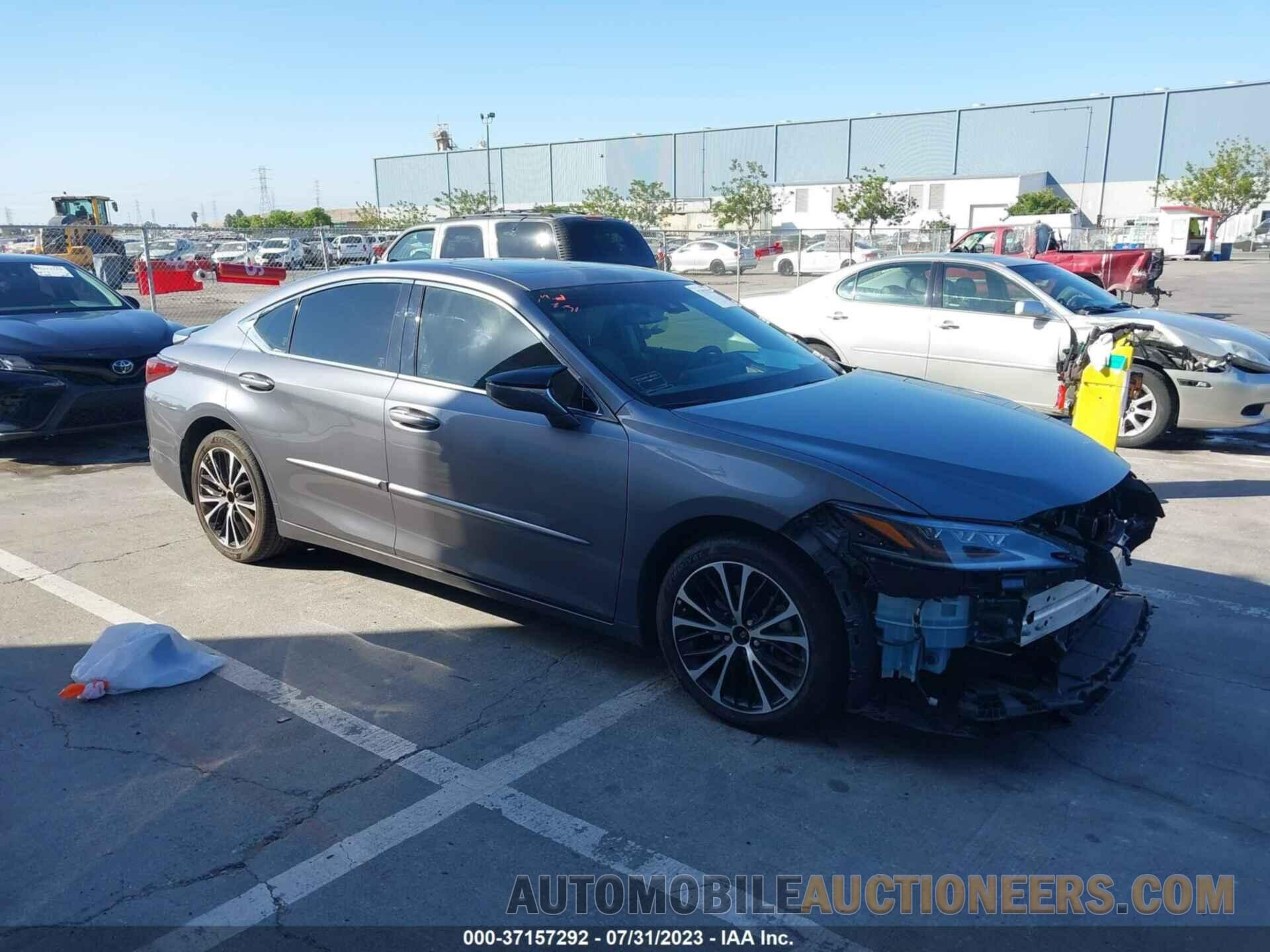 JTHB21B11K2025803 LEXUS ES 2019