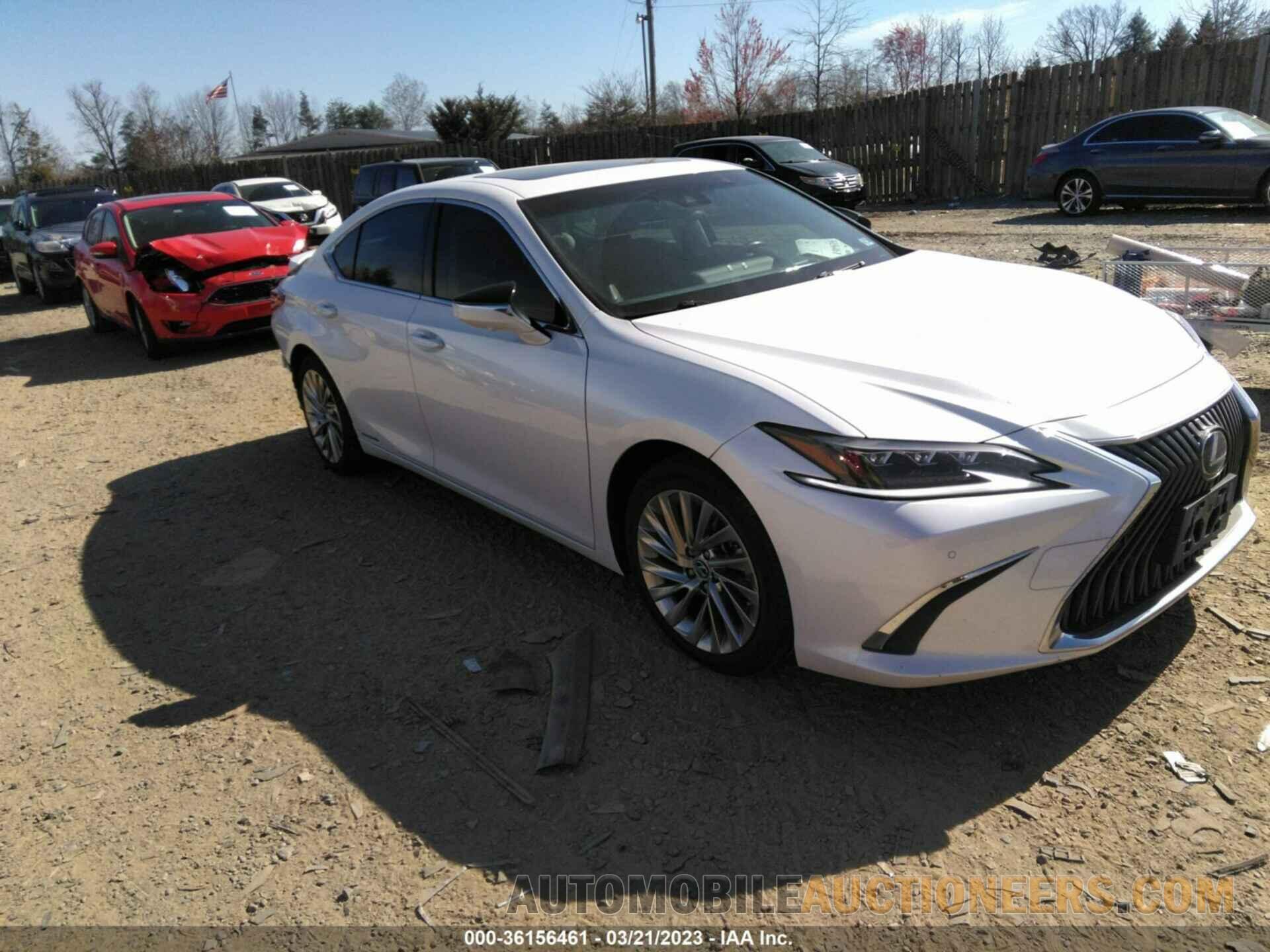 JTHB21B13K2030727 LEXUS ES 2019