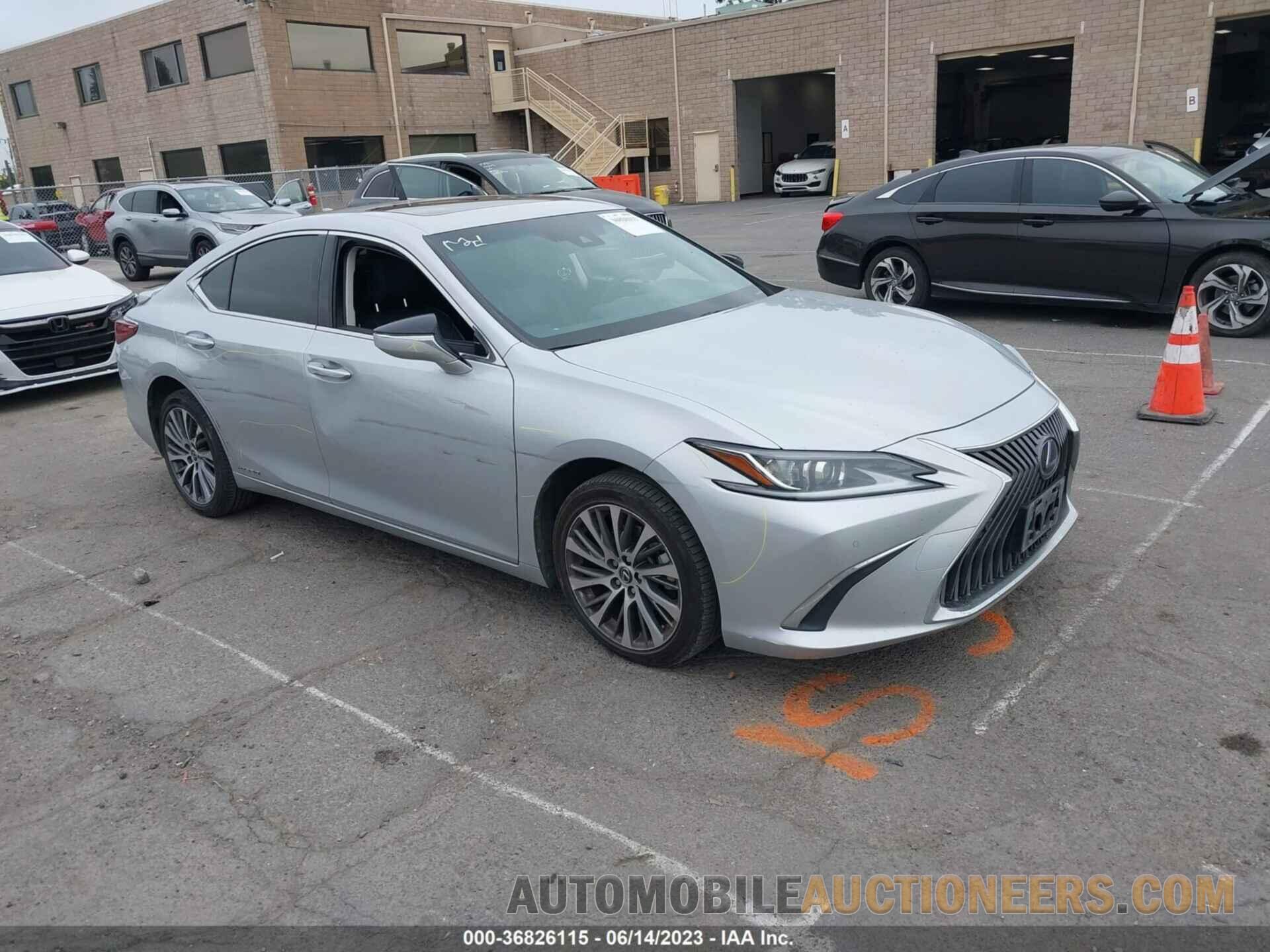 JTHB21B18K2029010 LEXUS ES 2019