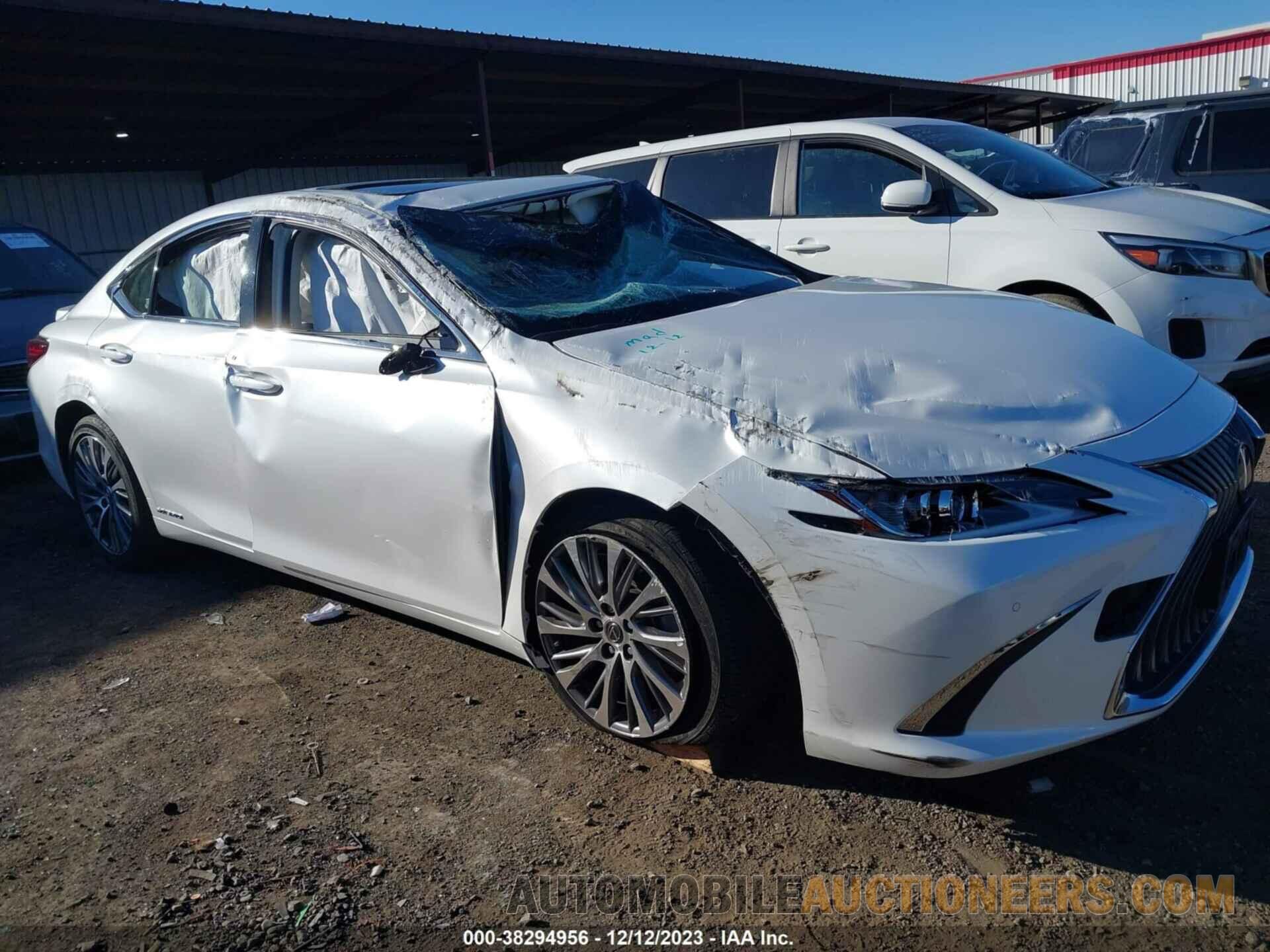 JTHB21B18K2030688 LEXUS ES 300H 2019