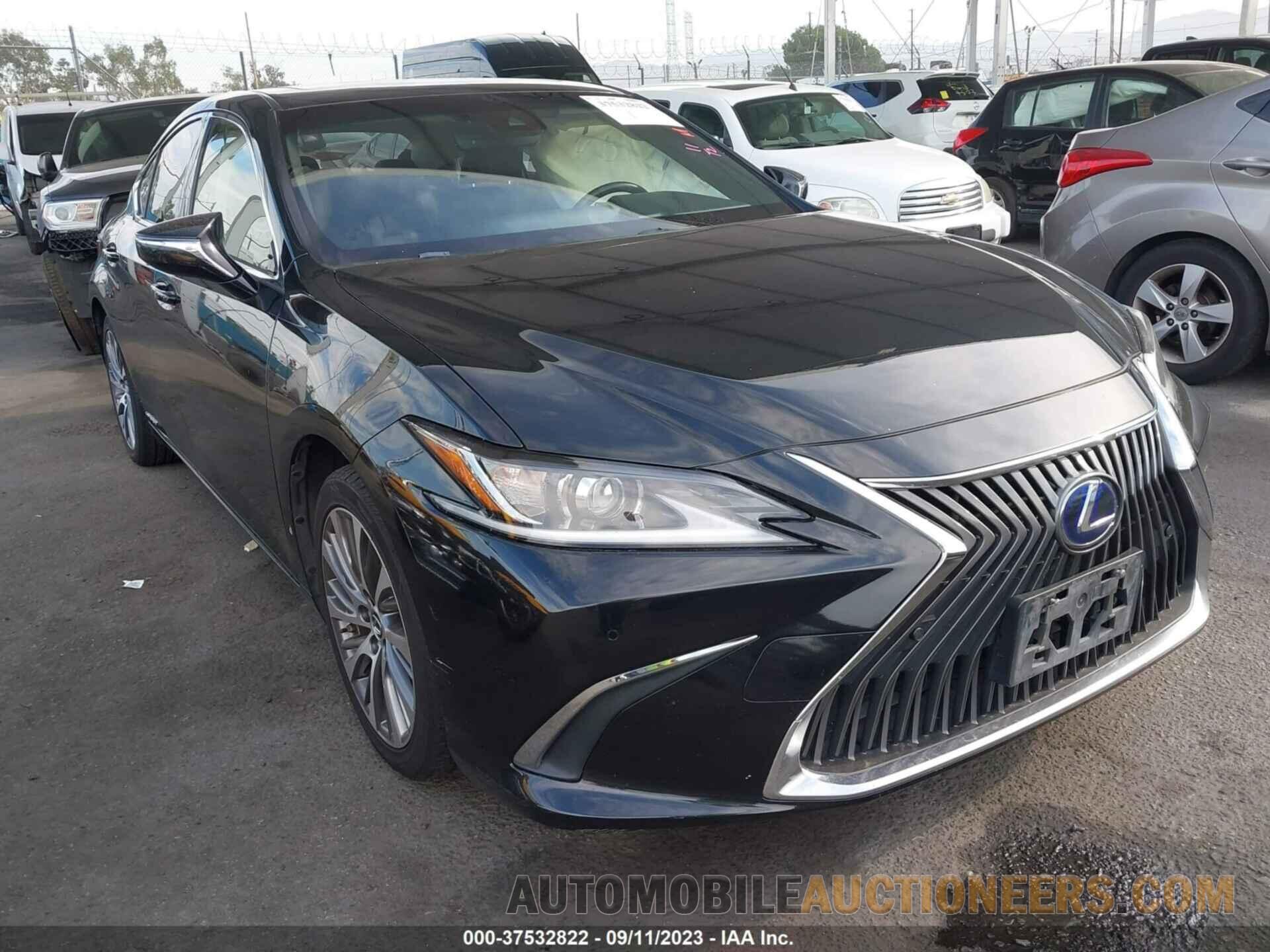 JTHB21B18K2040444 LEXUS ES 2019