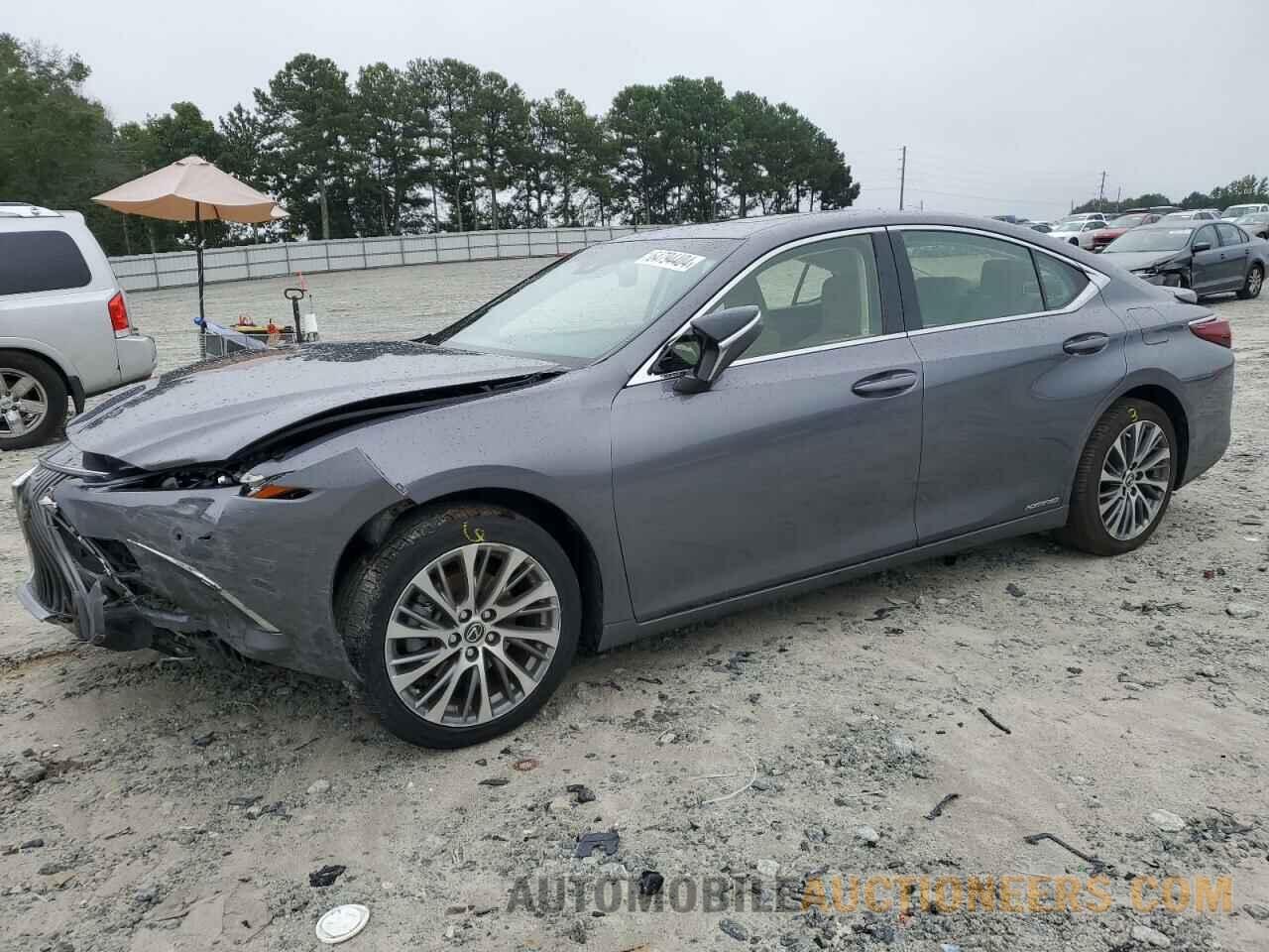 JTHB21B1XK2006117 LEXUS ES300 2019