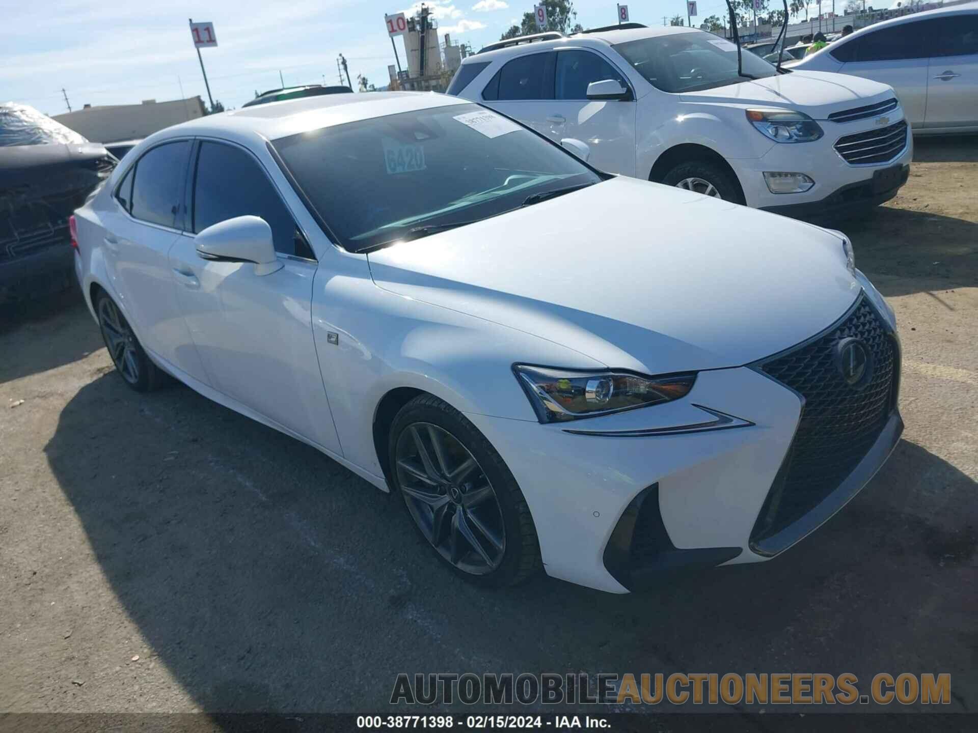 JTHBA1D20K5099589 LEXUS IS 300 2019