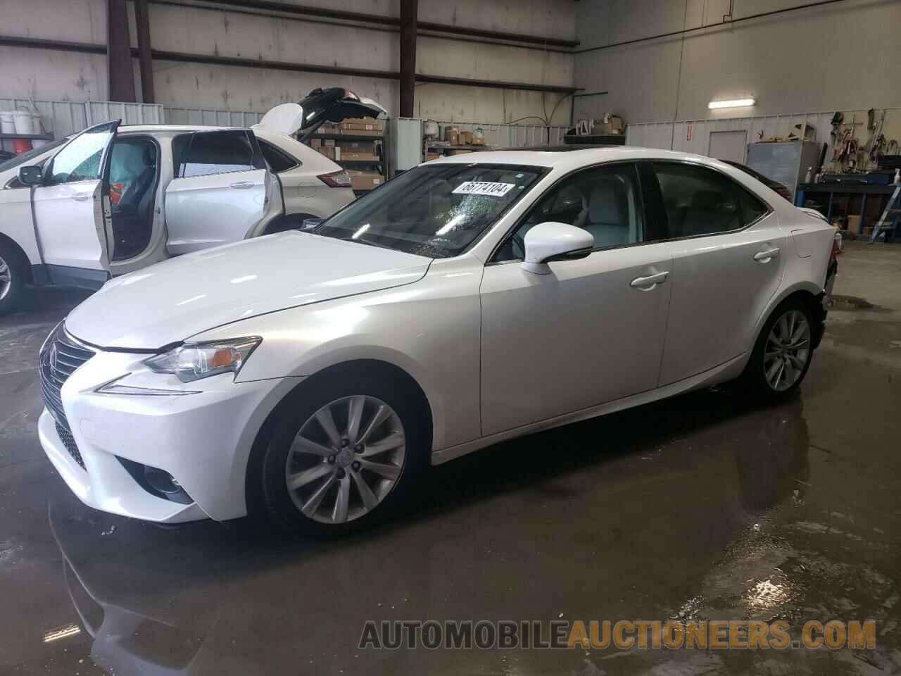 JTHBA1D21G5019451 LEXUS IS 2016