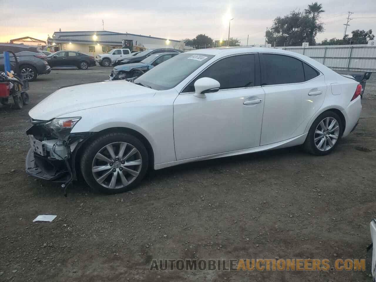 JTHBA1D21G5032166 LEXUS IS 2016