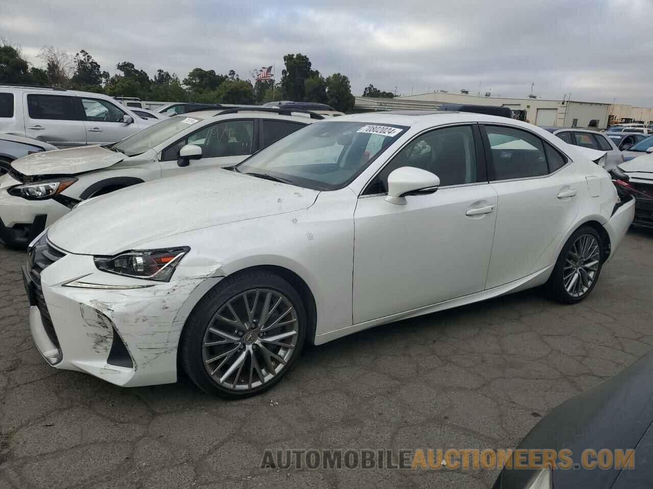 JTHBA1D21H5058994 LEXUS IS 2017