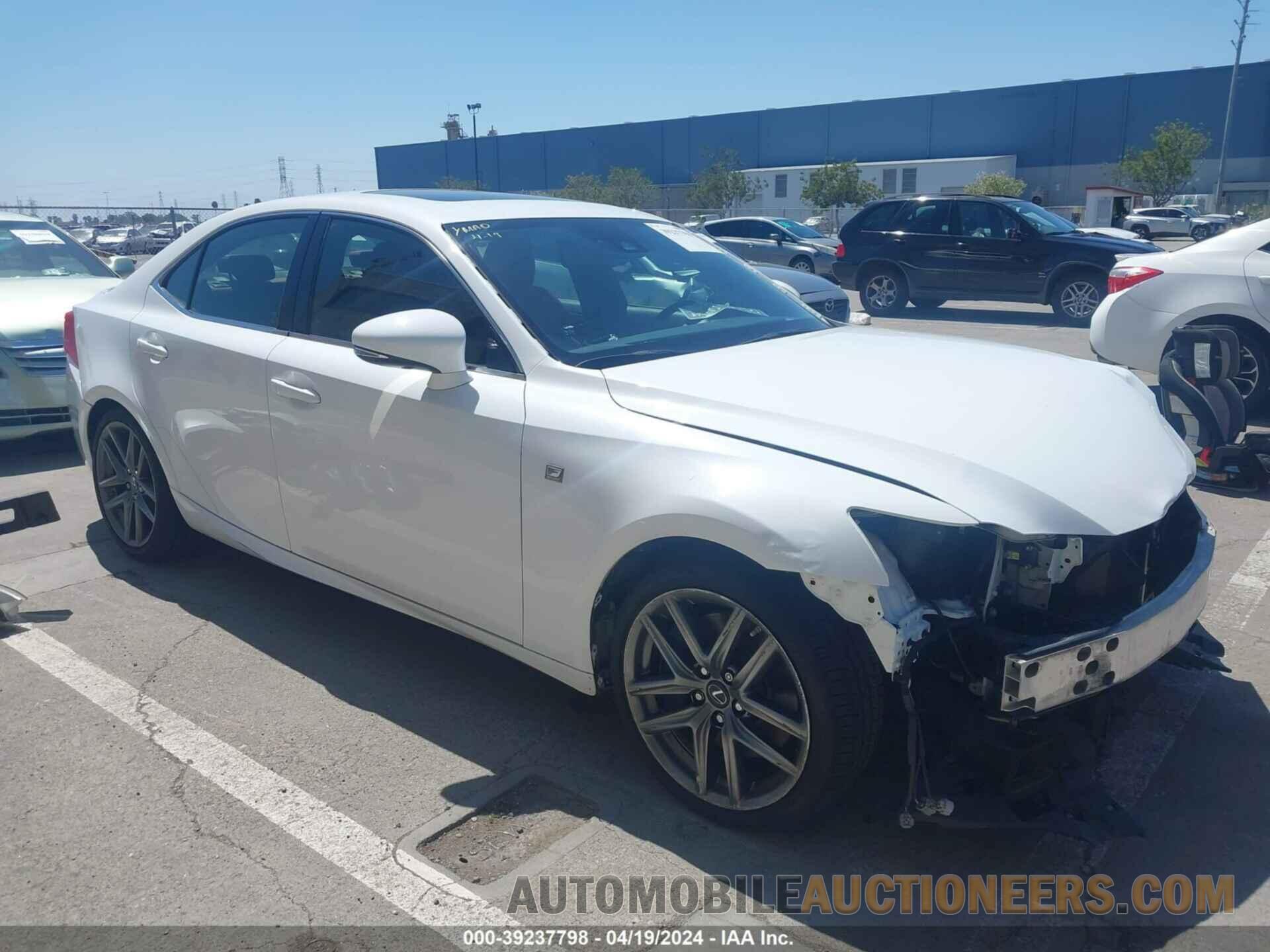 JTHBA1D22J5066284 LEXUS IS 300 2018