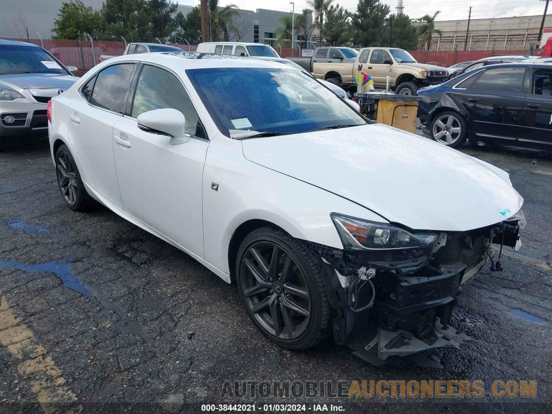 JTHBA1D22J5076166 LEXUS IS 300 2018