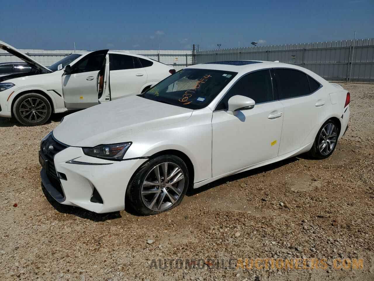 JTHBA1D22J5077043 LEXUS IS 2018