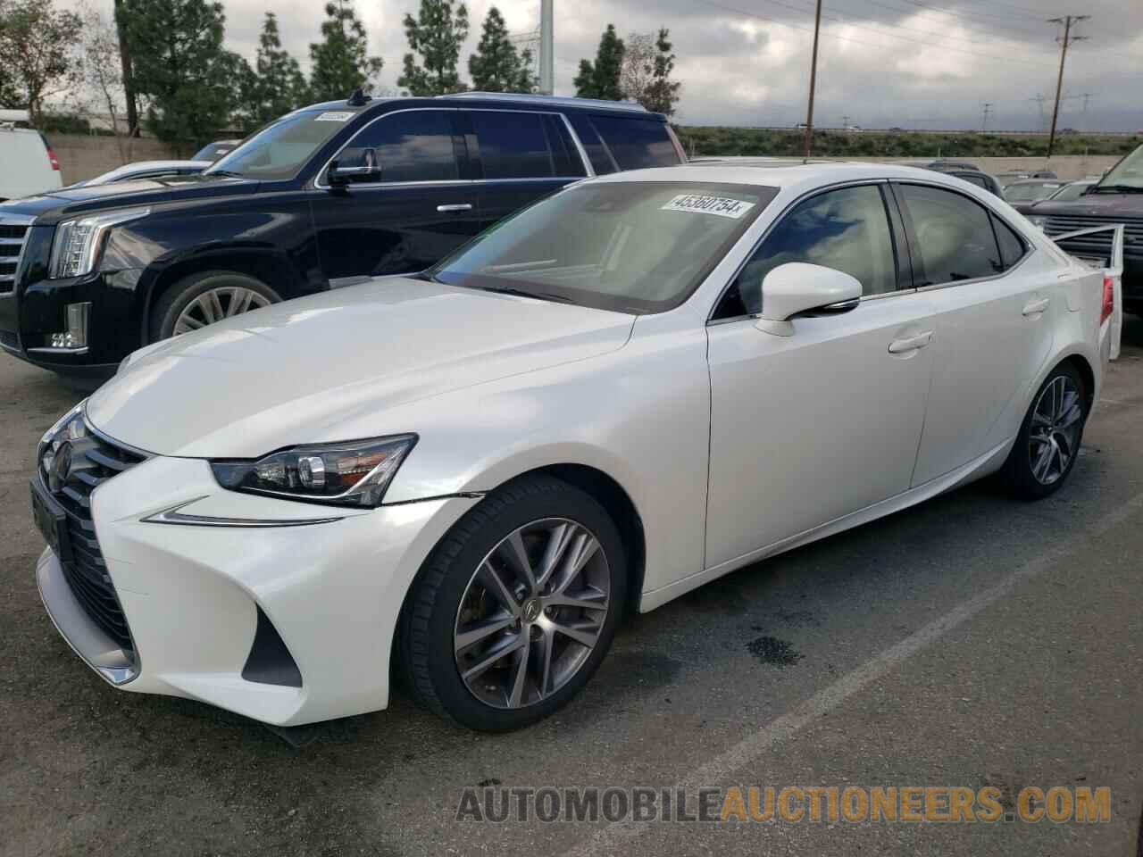 JTHBA1D23J5075494 LEXUS IS 2018