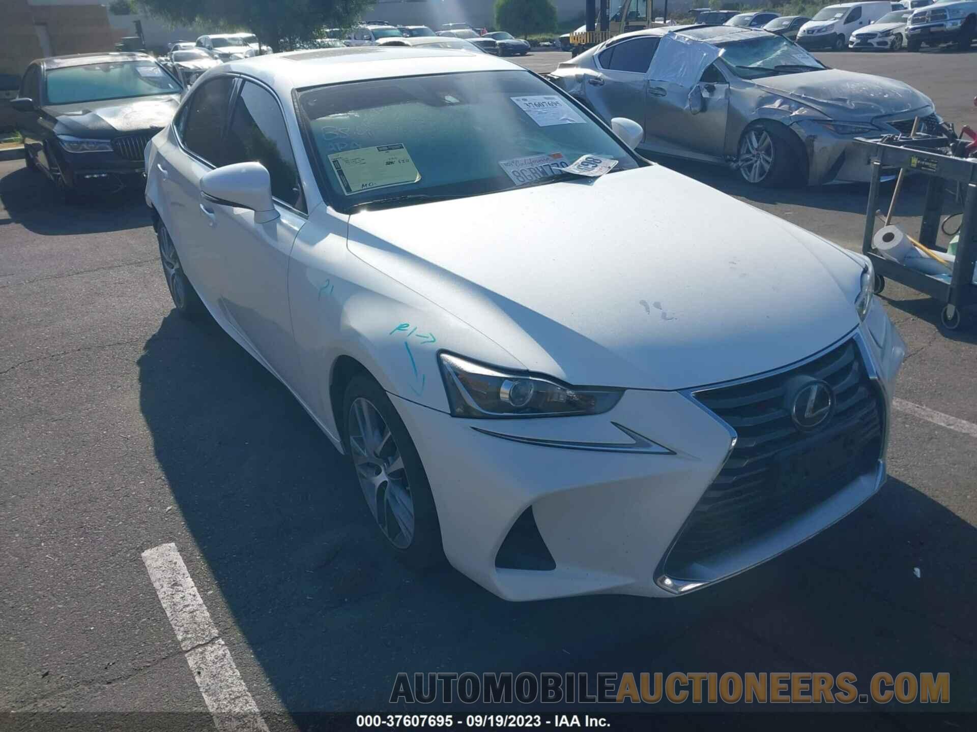 JTHBA1D24K5085579 LEXUS IS 2019