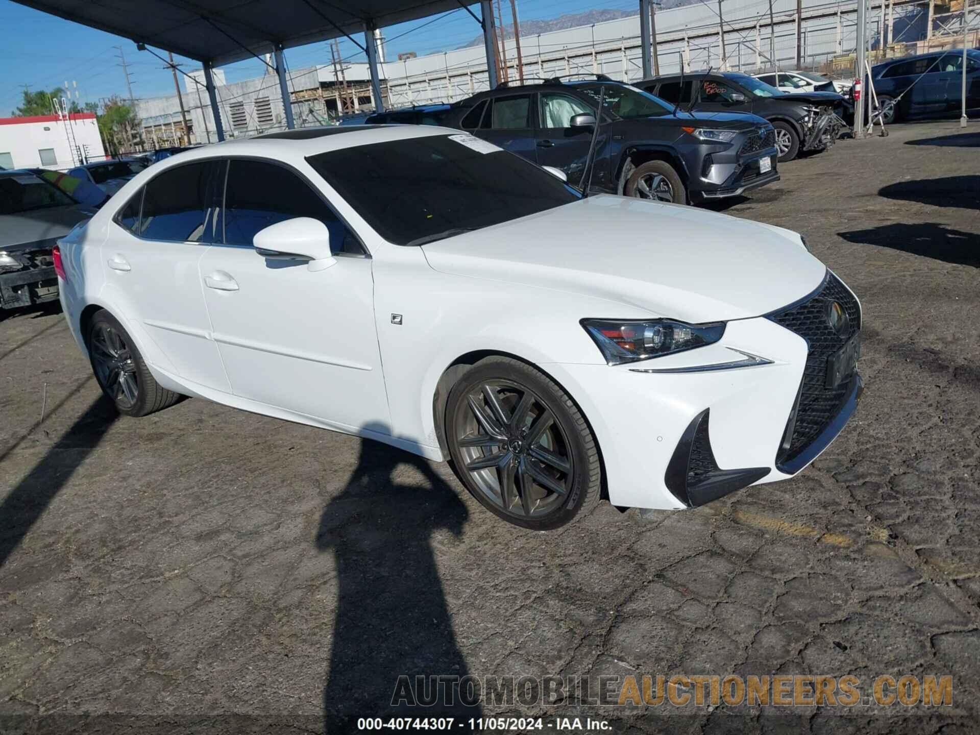 JTHBA1D25K5088927 LEXUS IS 300 2019