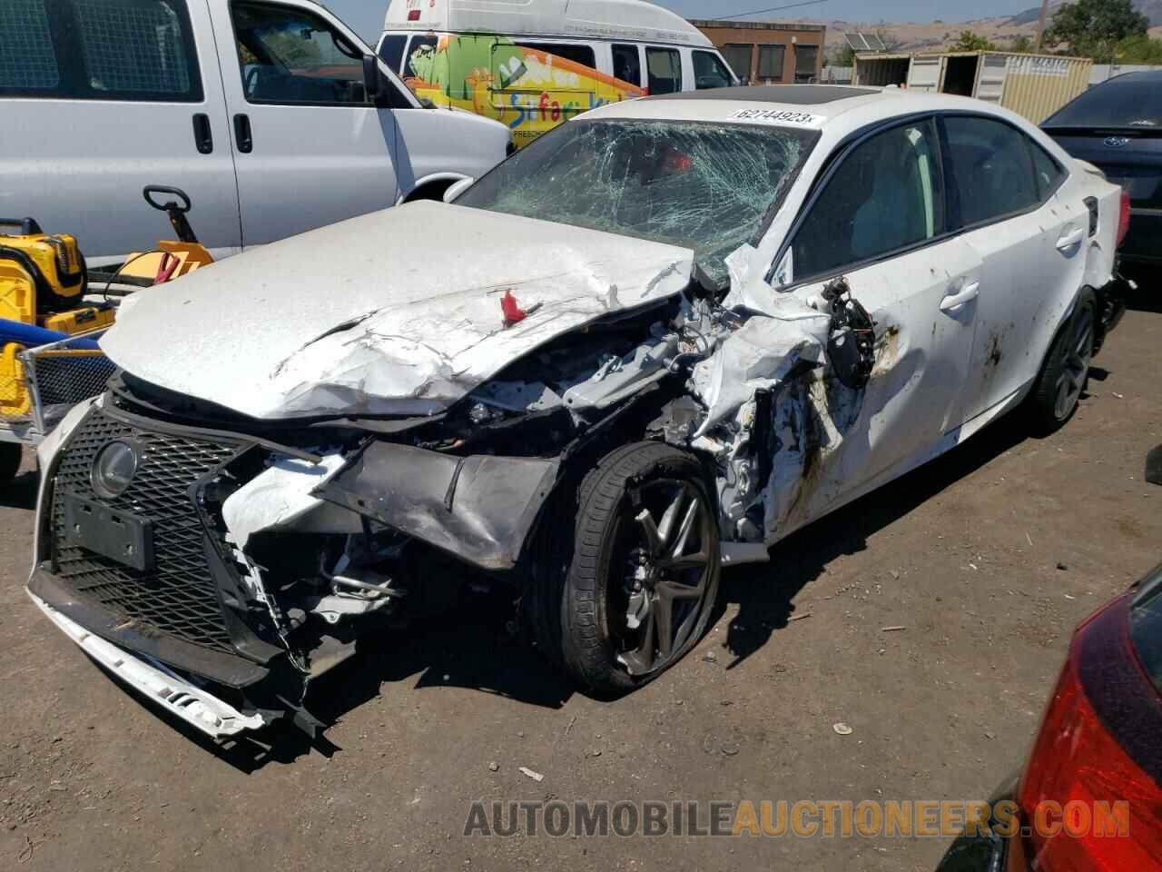 JTHBA1D26J5066093 LEXUS IS 2018