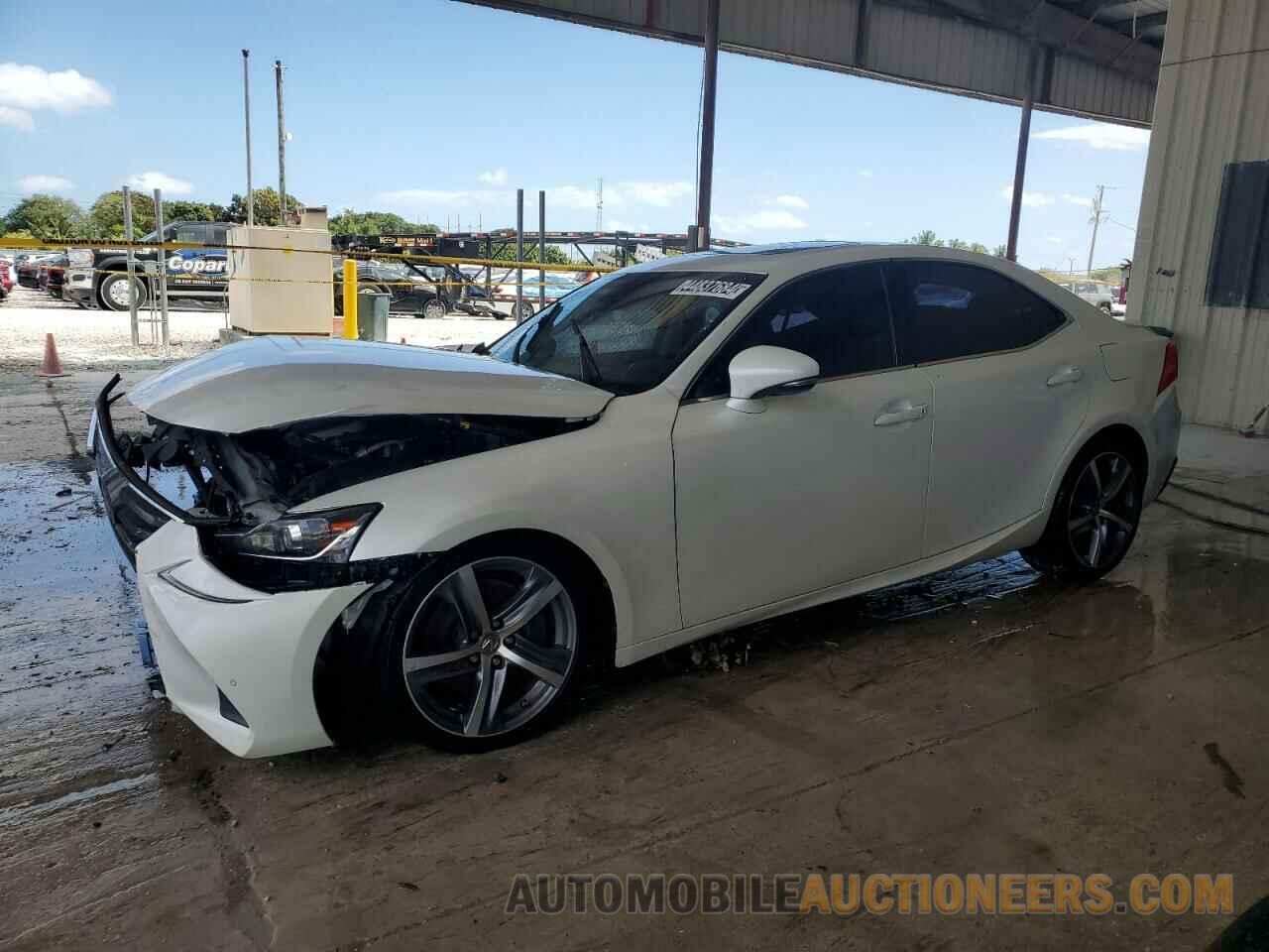 JTHBA1D26J5075733 LEXUS IS 2018