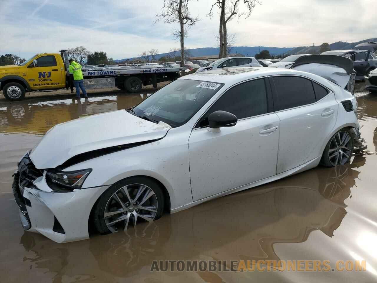 JTHBA1D26K5087401 LEXUS IS 2019