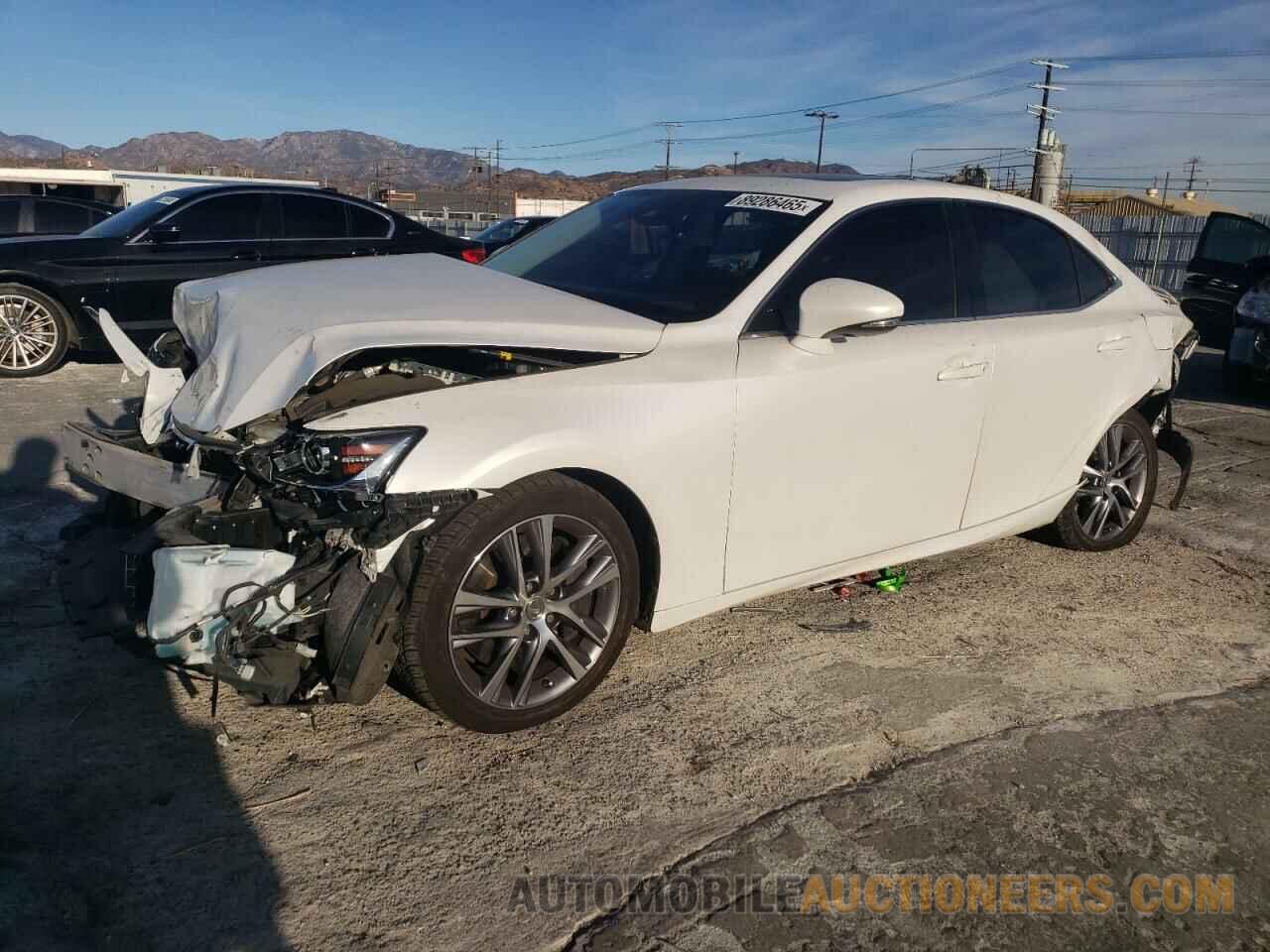 JTHBA1D27J5078883 LEXUS IS 2018