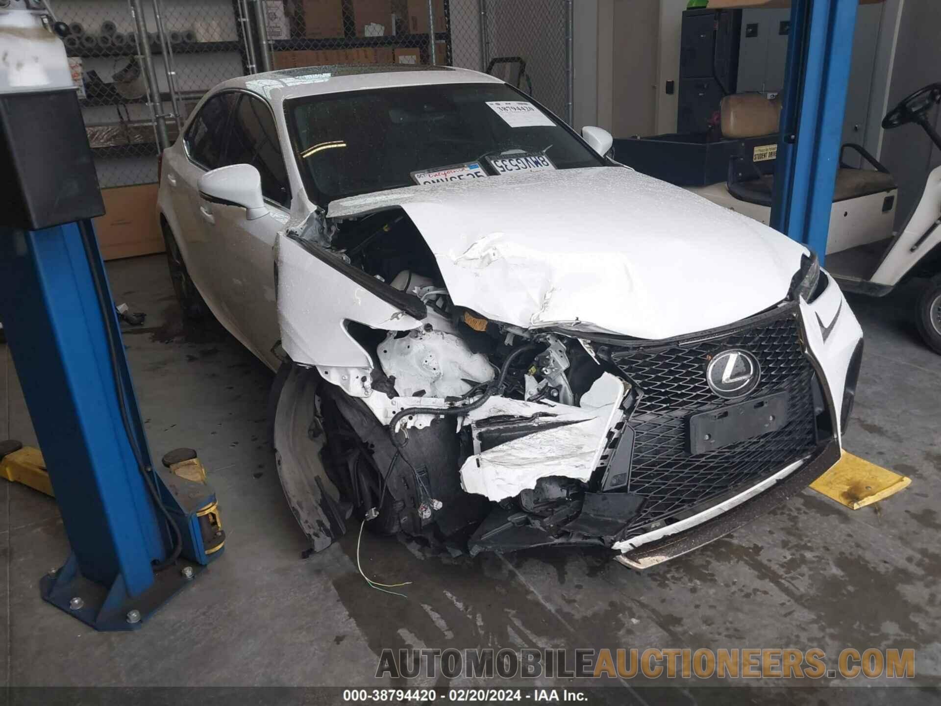 JTHBA1D27K5096365 LEXUS IS 300 2019