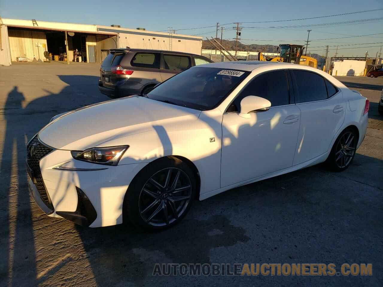 JTHBA1D2XH5049677 LEXUS IS 2017