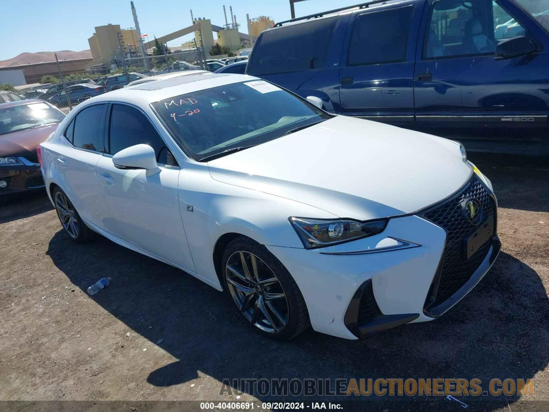 JTHBA1D2XK5098000 LEXUS IS 300 2019