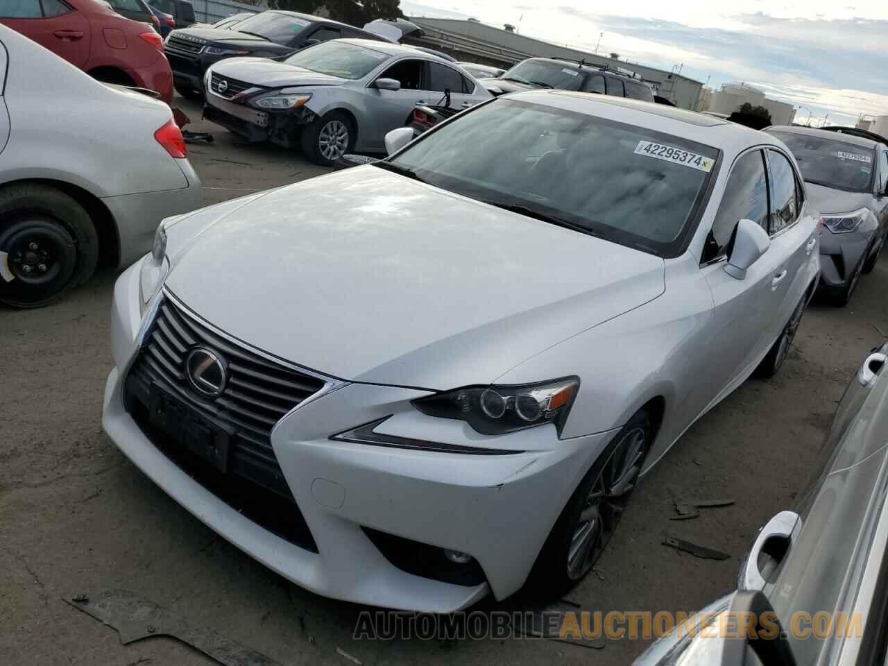 JTHBF1D23F5055626 LEXUS IS 2015