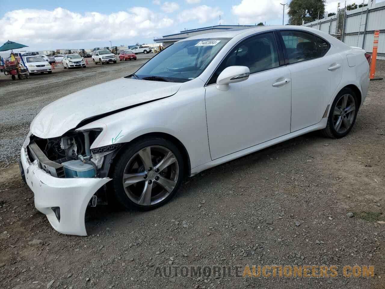 JTHBF5C28B5147687 LEXUS IS 2011