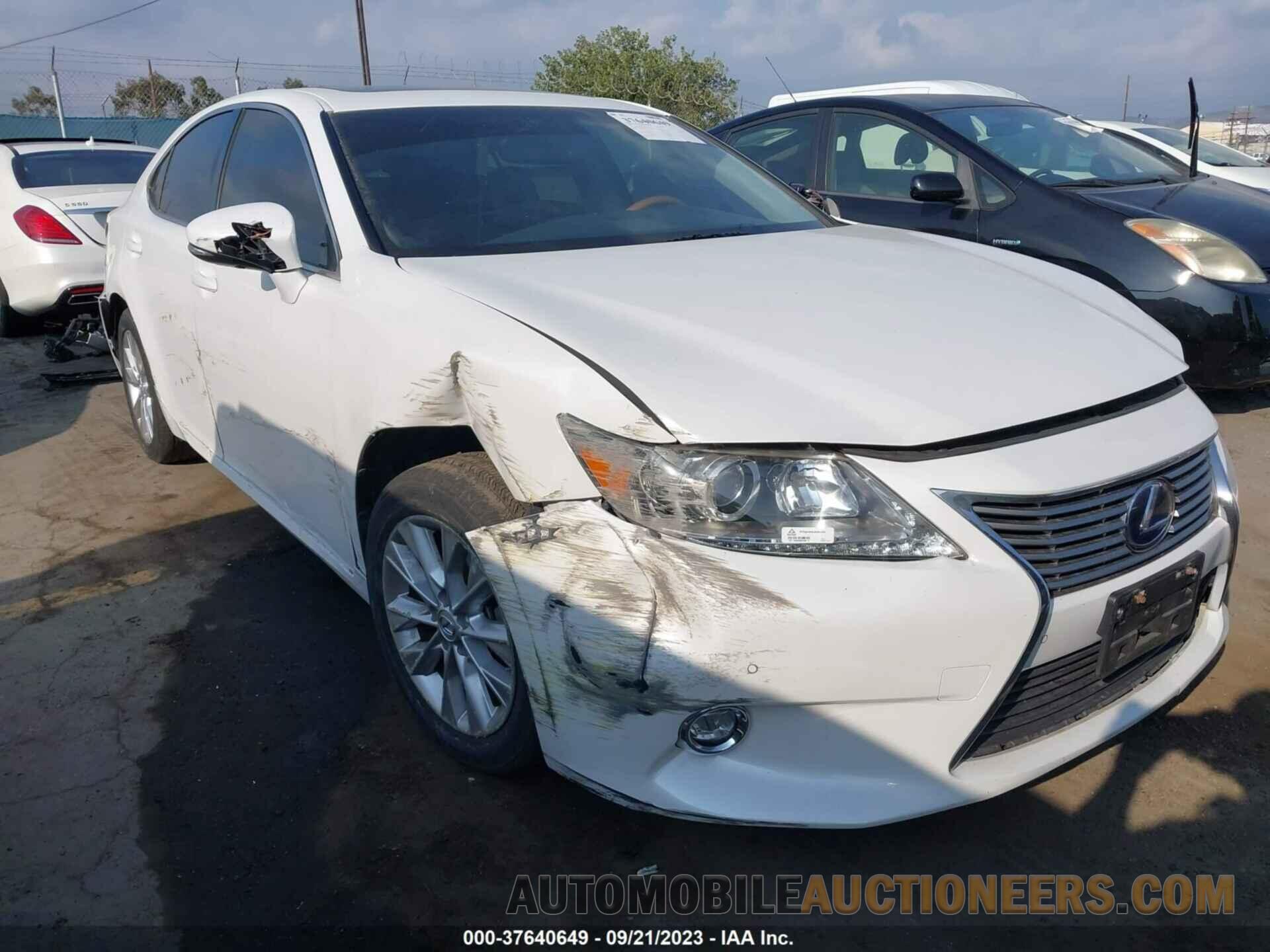 JTHBW1GG1F2092781 LEXUS ES 300H 2015