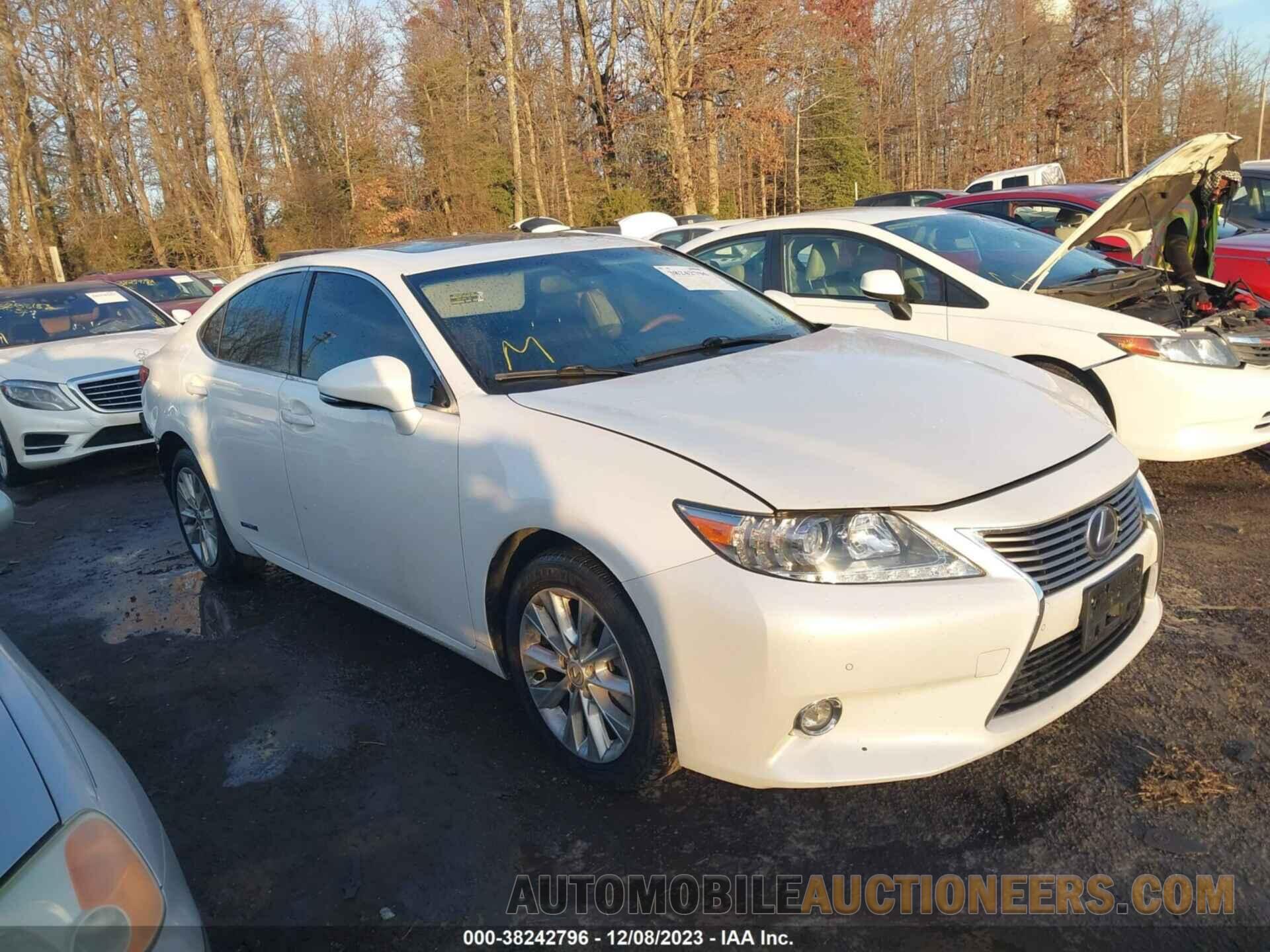 JTHBW1GG2F2098928 LEXUS ES 300H 2015