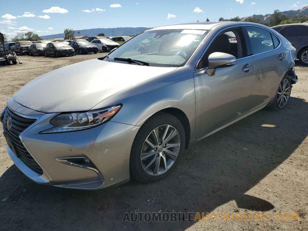 JTHBW1GG2H2137021 LEXUS ES300 2017