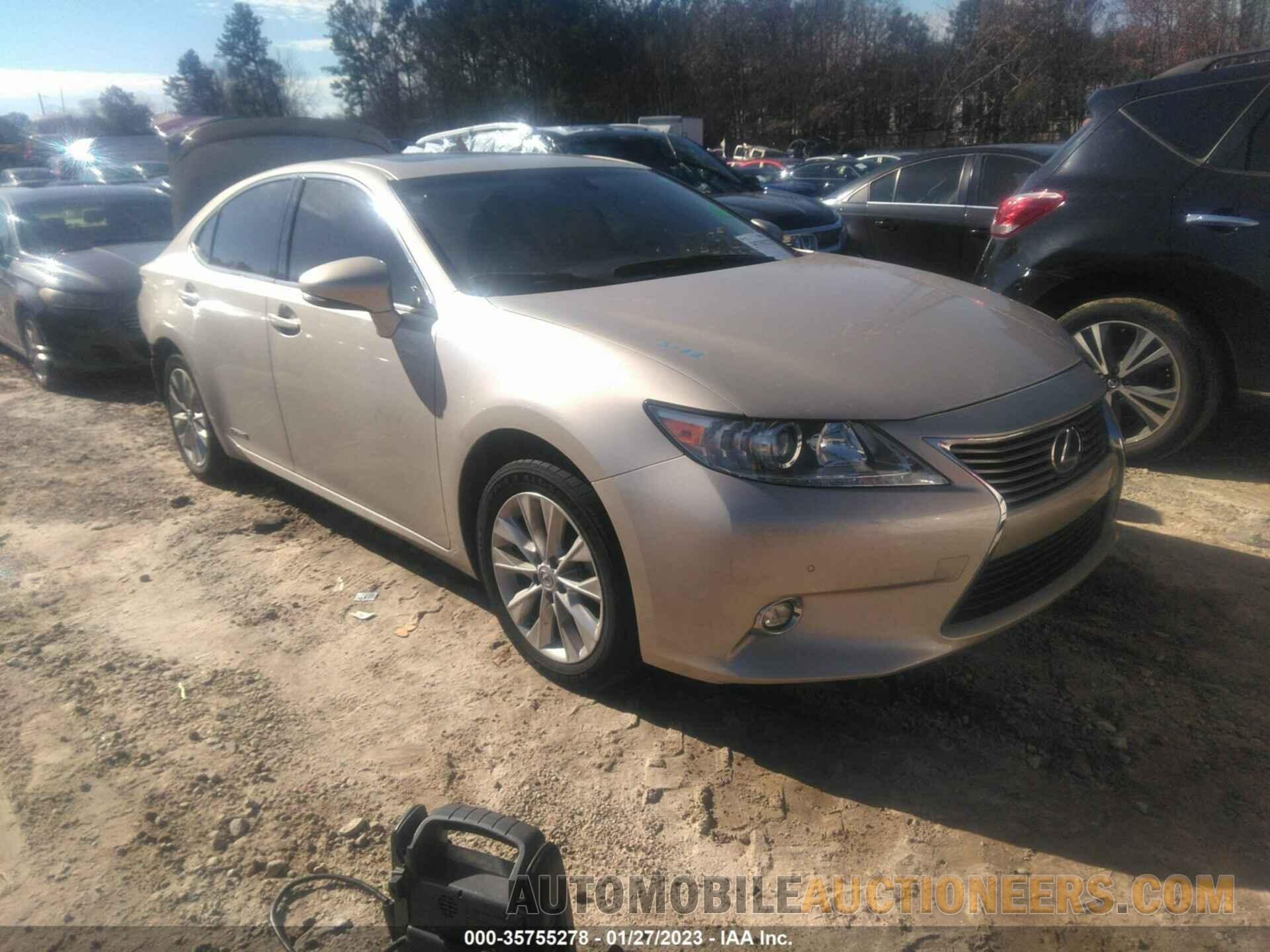 JTHBW1GG4F2092998 LEXUS ES 300H 2015