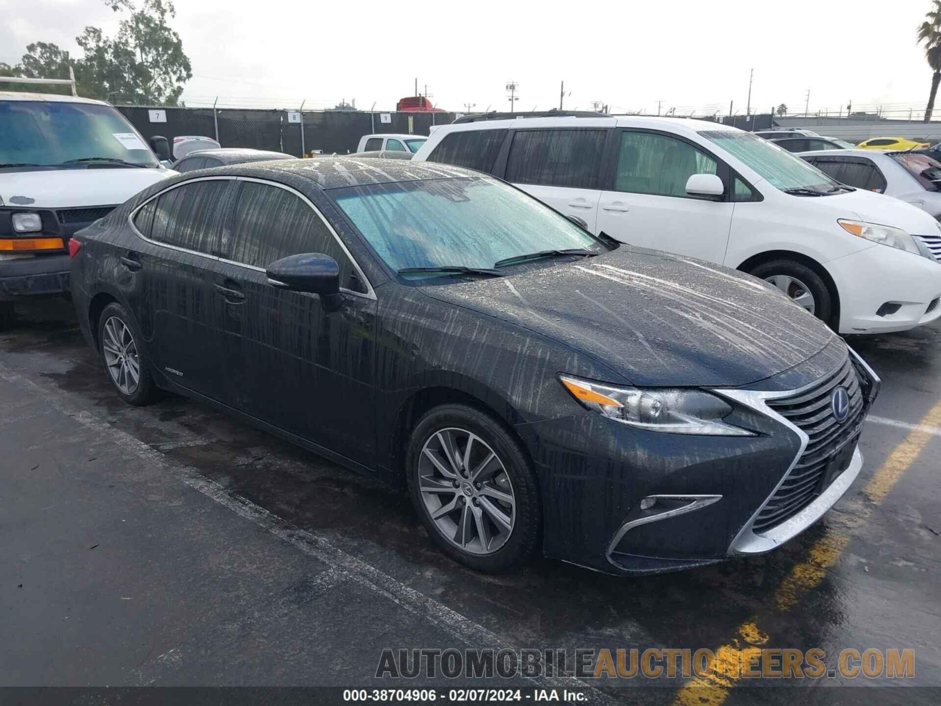 JTHBW1GG4H2153012 LEXUS ES 300H 2017