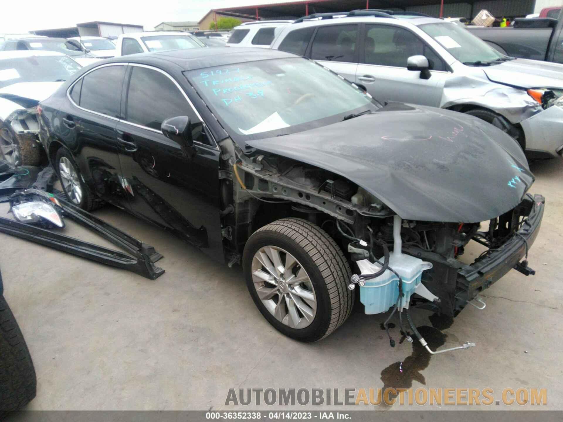 JTHBW1GG5F2085686 LEXUS ES 300H 2015