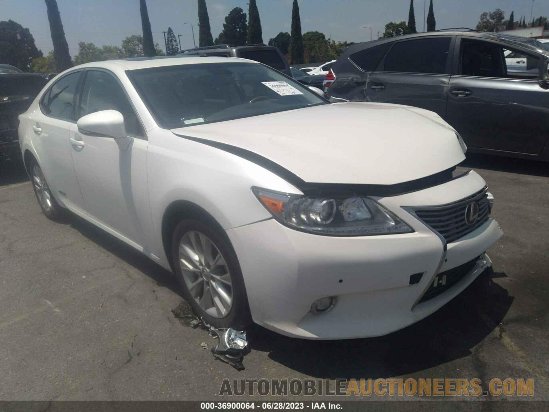 JTHBW1GG5F2095408 LEXUS ES 300H 2015