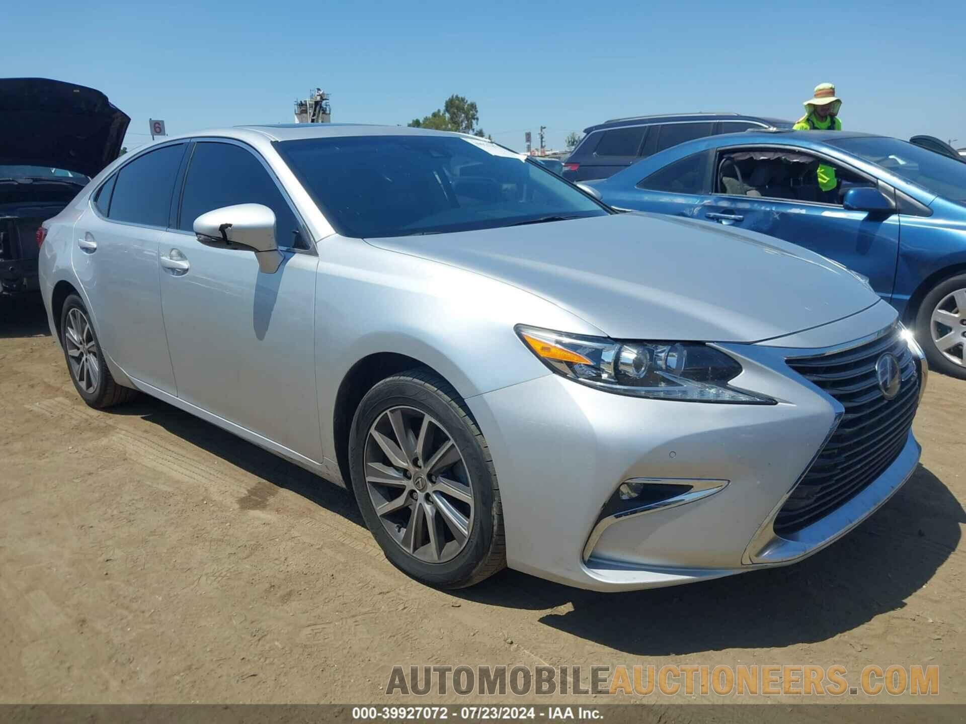 JTHBW1GG5G2121118 LEXUS ES 300H 2016