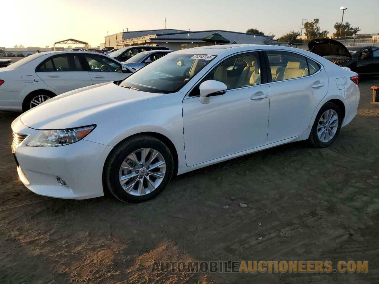 JTHBW1GG7D2030928 LEXUS ES300 2013