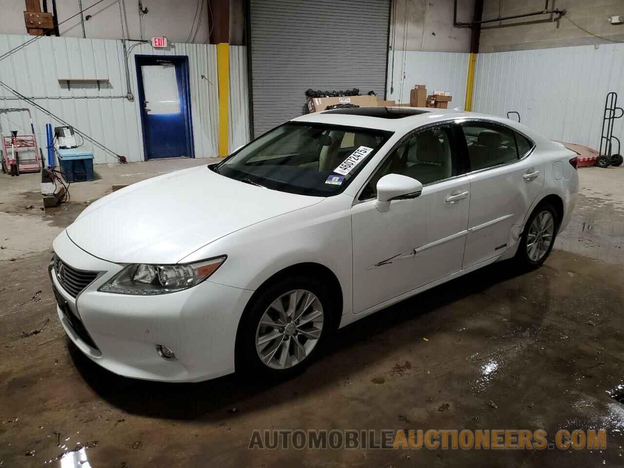 JTHBW1GG8F2082605 LEXUS ES300 2015