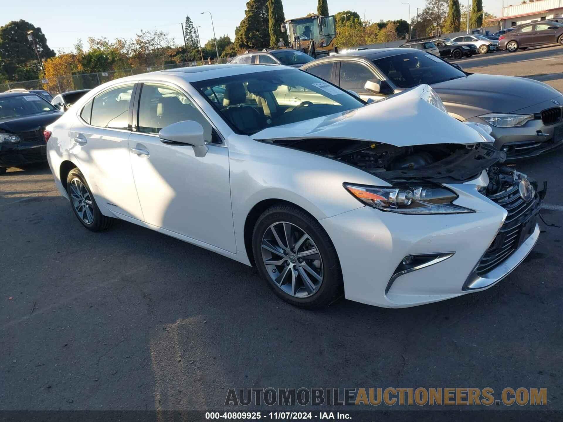 JTHBW1GG8H2135466 LEXUS ES 300H 2017