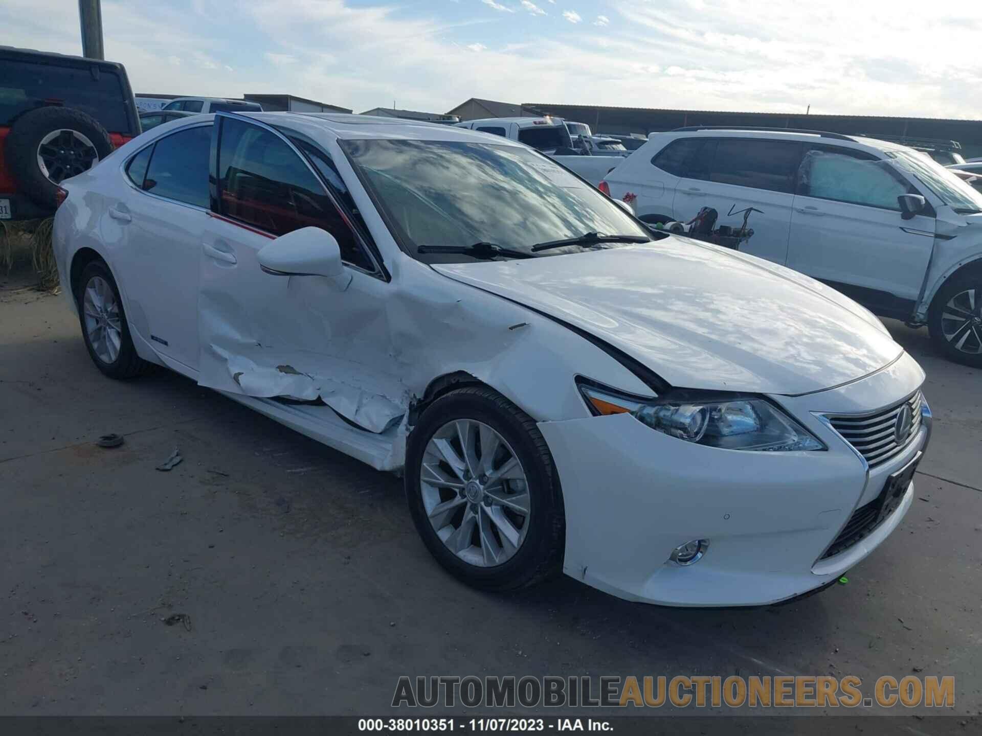 JTHBW1GG9F2077090 LEXUS ES 300H 2015