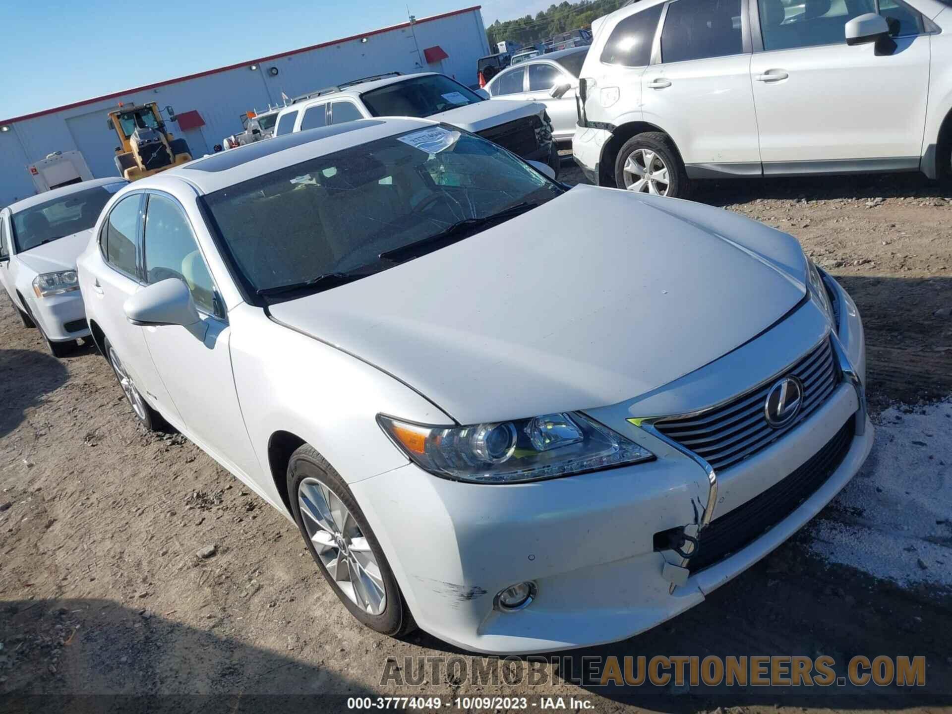 JTHBW1GG9F2099929 LEXUS ES 300H 2015