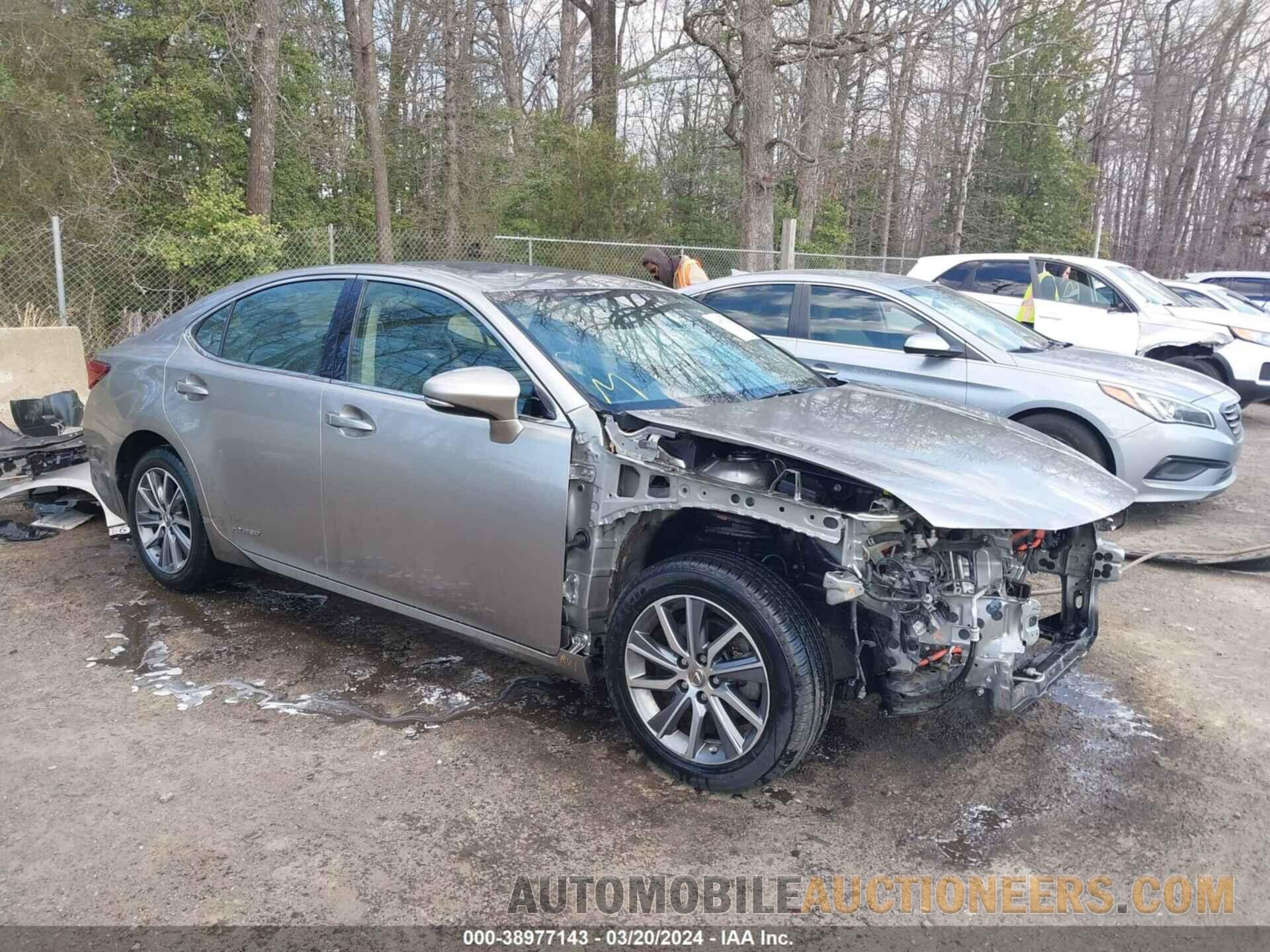 JTHBW1GG9J2178526 LEXUS ES 300H 2018